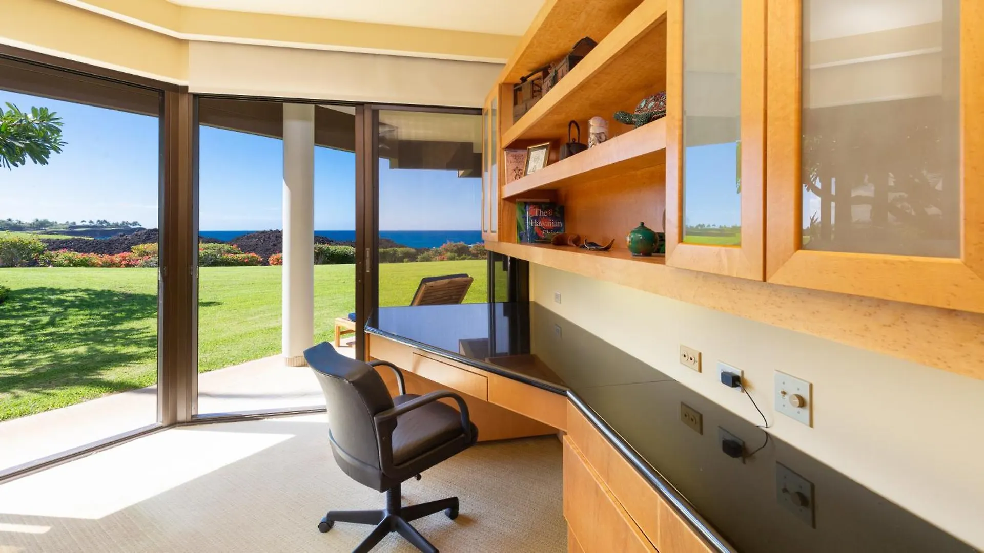 Ocean Dream Panoramic Oceanfront Walk To Private Beach Club Bikes Waikoloa United States